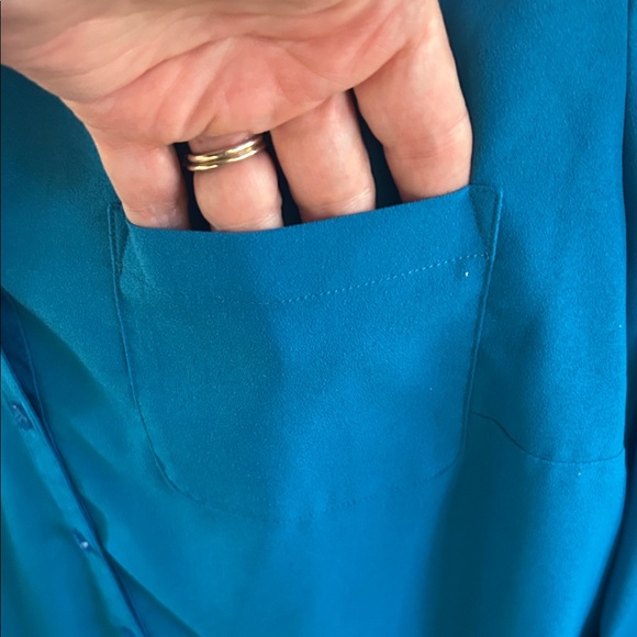 Talbots Vibrant Teal Blue Button-Down Long Sleeve Blouse; Size M; No Iron! - Picture 8 of 10